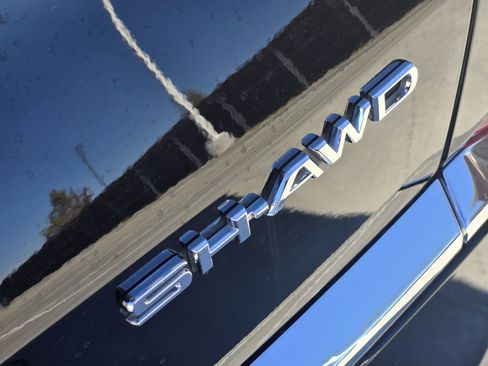 Certified 2025 Acura MDX w/ Technology Package image 18