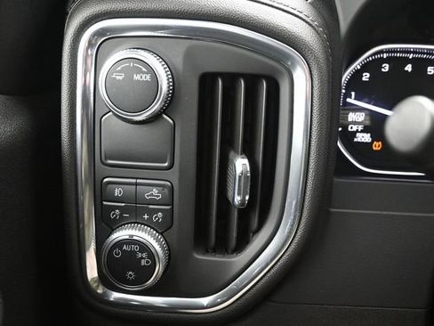 Used 2020 GMC Sierra 1500 Elevation w/ Elevation Value Package image 27