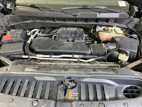 Used 2022 Chevrolet Silverado 1500 LT AWD/4WD image 16
