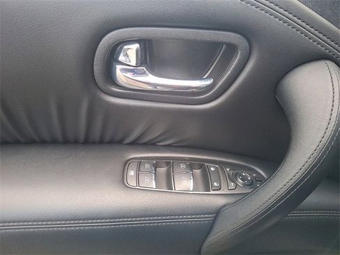 Used 2022 Nissan Armada SL w/ Midnight Edition Package image 14