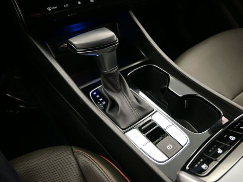 Certified 2023 Hyundai Santa Cruz Limited w/ Winter Package image 22