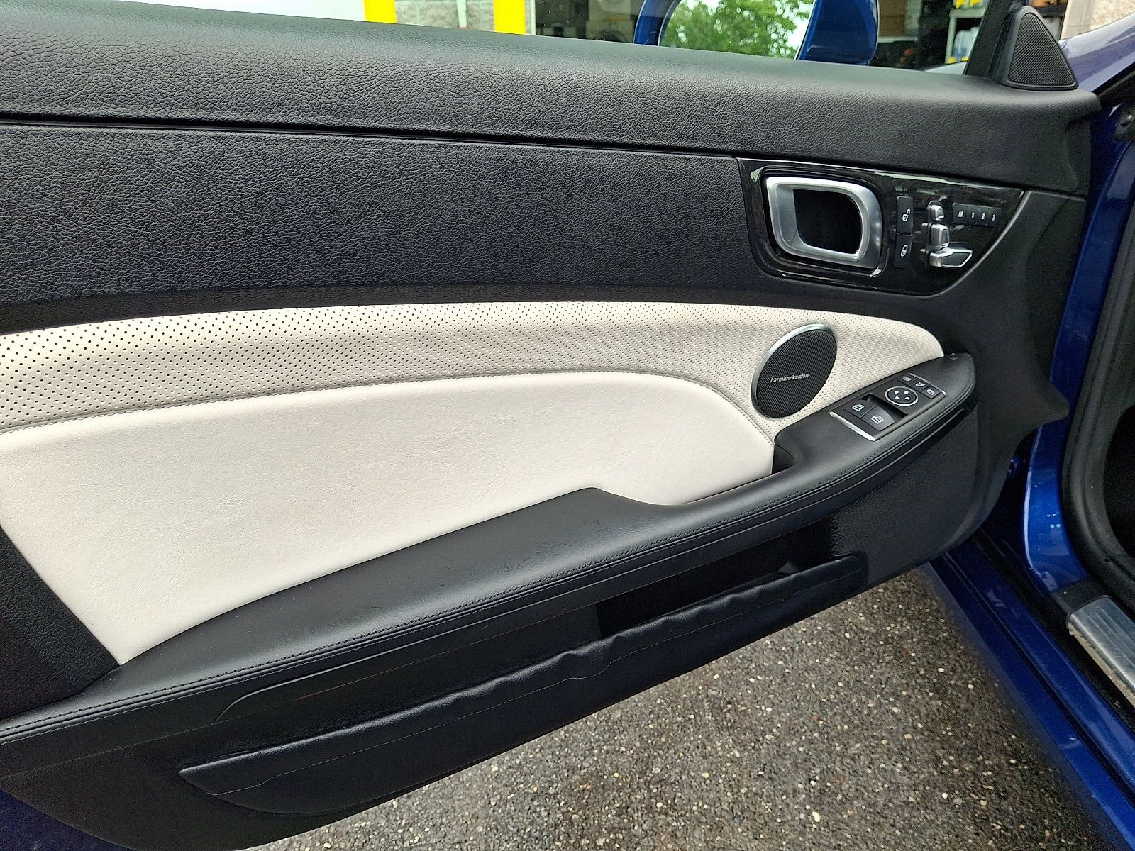 Used 2017 Mercedes-Benz SLC 300 image 11