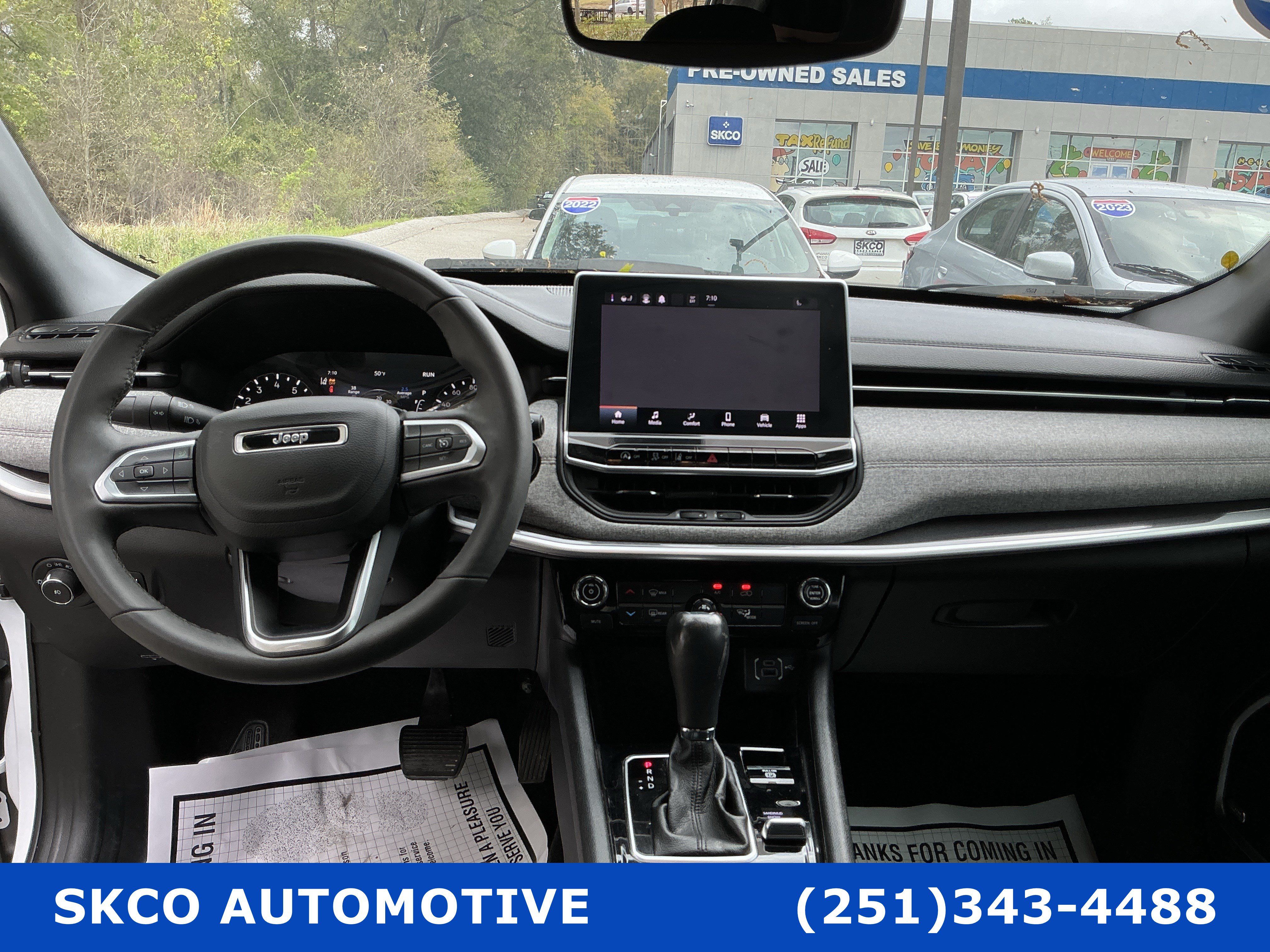 Used 2023 Jeep Compass Latitude w/ Sun and Sound Group AWD/4WD image 15