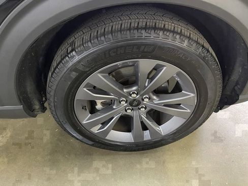 Used 2022 Ford Explorer XLT w/ Equipment Group 202A image 20