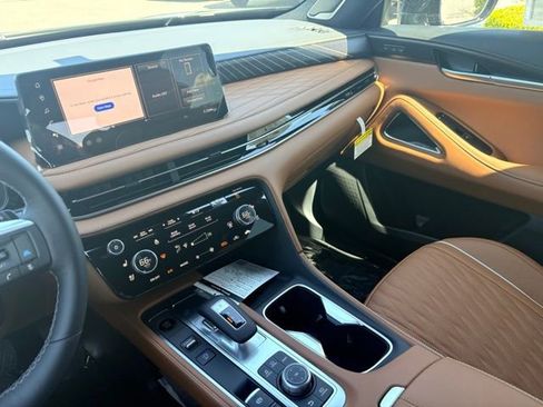 New 2026 INFINITI QX60 Autograph image 10