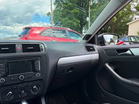 Used 2012 Volkswagen Jetta TDI FWD image 10