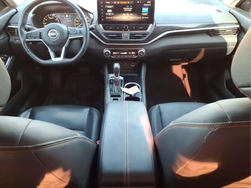 Used 2024 Nissan Altima 2.0 SR FWD image 9