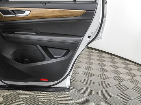 Used 2024 Volkswagen Atlas SE w/ Black Wheel Package image 44