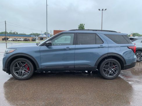 Used 2025 Ford Explorer ST w/ Sun And Sound Package AWD/4WD image 4