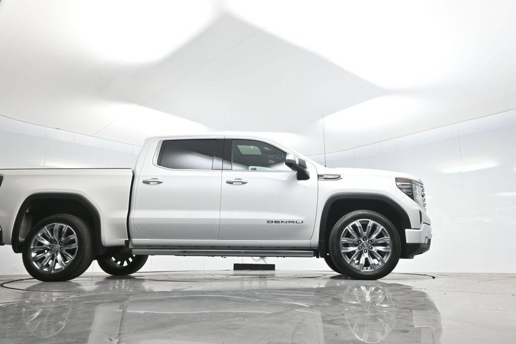 Used 2023 GMC Sierra 1500 Denali w/ Denali Reserve Package AWD/4WD image 16