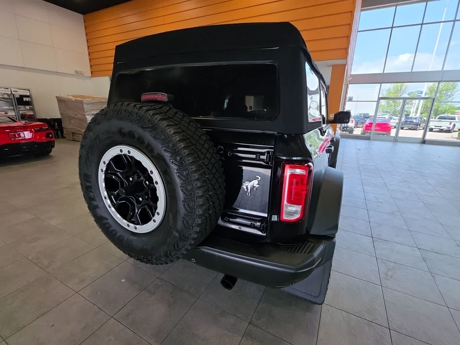 Used 2022 Ford Bronco Black Diamond w/ Sasquatch Package AWD/4WD image 8