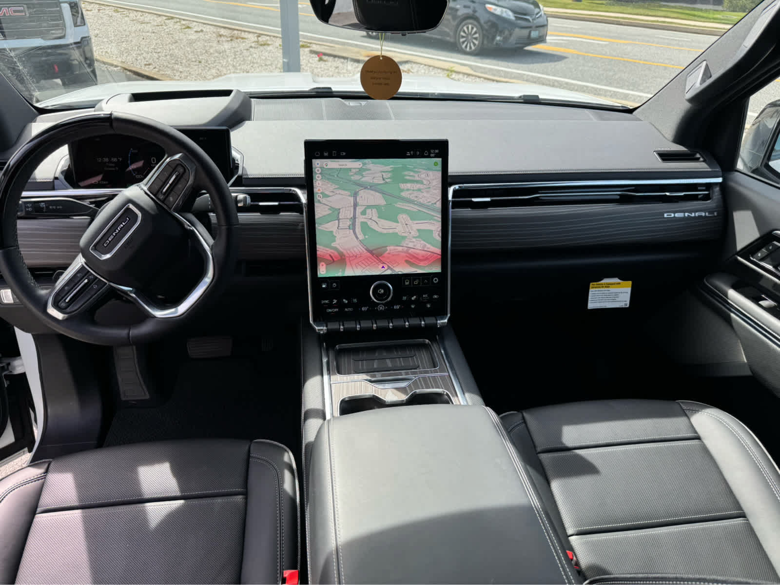 Used 2025 GMC Sierra EV Denali AWD/4WD image 10