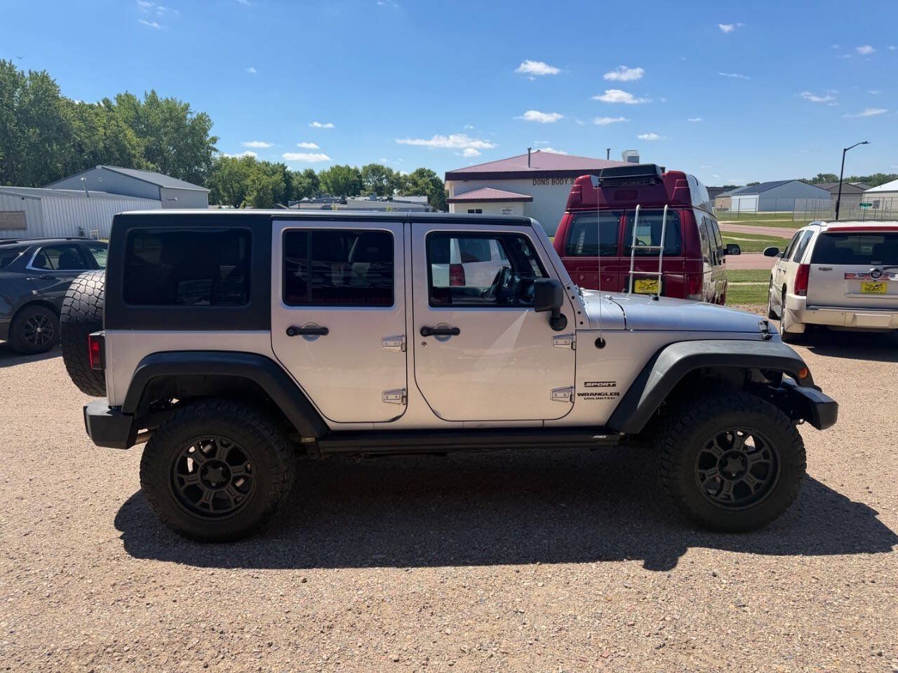Used 2011 Jeep Wrangler Unlimited Sport AWD/4WD image 5