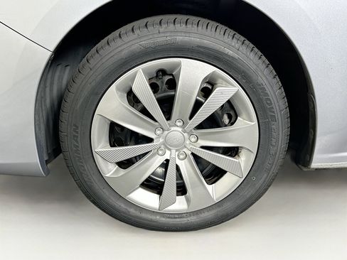 Used 2019 Subaru Impreza 2.0i w/ Eyesight AWD/4WD image 11