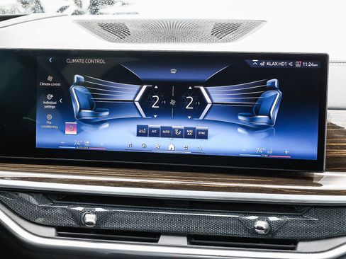 Used 2024 BMW X7 xDrive40i image 14