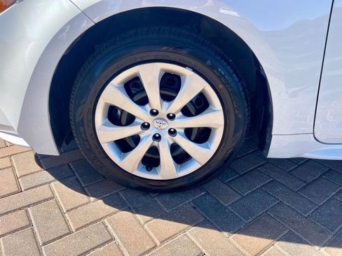 Used 2025 Toyota Corolla LE image 9