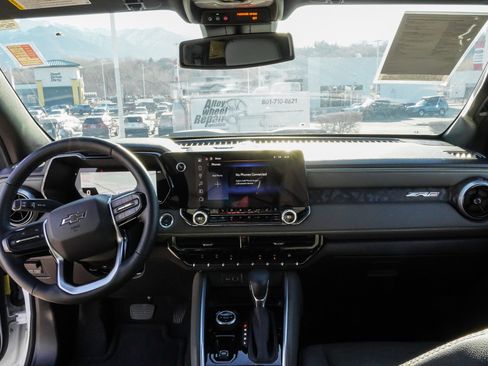 Used 2025 Chevrolet Colorado ZR2 w/ Technology Package image 31