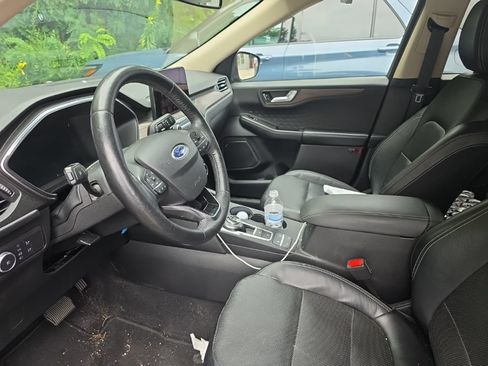 Used 2020 Ford Escape Titanium AWD/4WD image 5