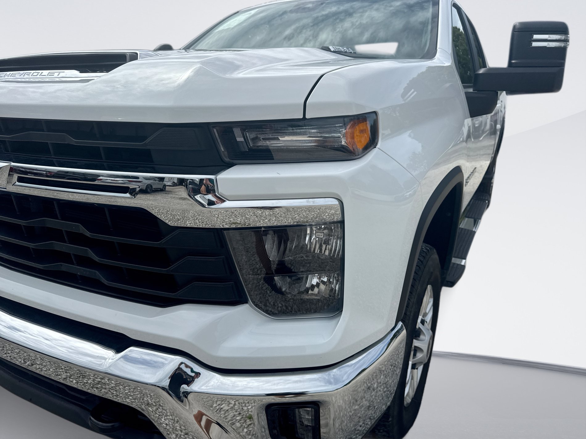 Used 2025 Chevrolet Silverado 2500 LT w/ Convenience Package AWD/4WD image 10