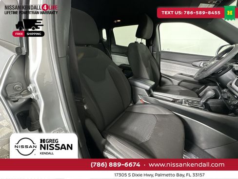 Used 2025 Jeep Compass Sport image 31