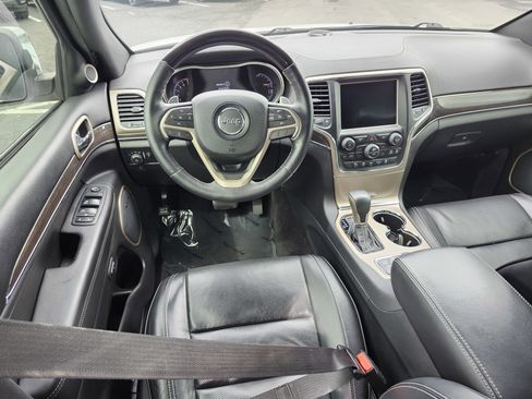 Used 2017 Jeep Grand Cherokee Overland image 33