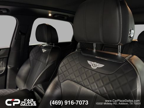 Used 2017 Bentley Bentayga AWD/4WD image 16