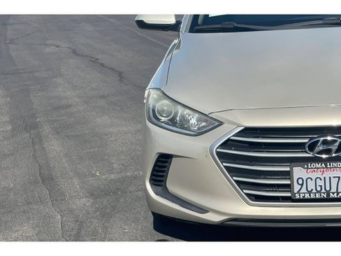 Used 2017 Hyundai Elantra SE FWD image 19
