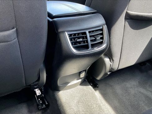 Used 2022 Chevrolet Malibu LT FWD image 33