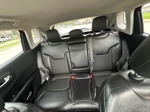 Used 2018 Jeep Compass Trailhawk AWD/4WD image 13