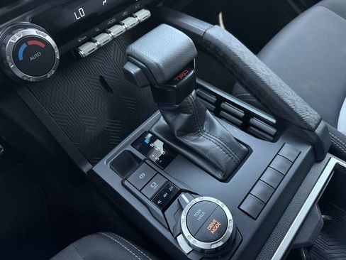 Used 2025 Toyota Tacoma TRD Sport AWD/4WD image 21