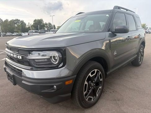 Used 2022 Ford Bronco Sport Outer Banks w/ Tech Package AWD/4WD image 2