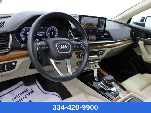 Used 2021 Audi Q5 Prestige w/ Prestige Package image 16