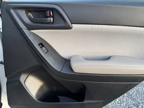 Used 2018 Subaru Forester 2.5i w/ Alloy Wheel Package image 31