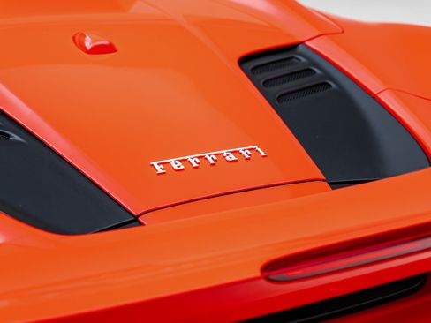 Used 2022 Ferrari F8 Tributo RWD image 38