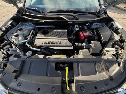 Used 2025 Nissan Rogue SV FWD image 34