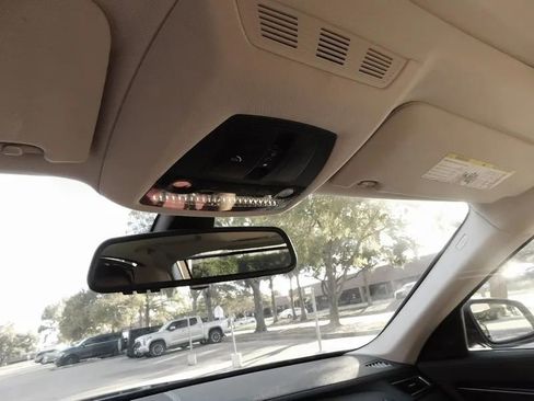 Used 2012 BMW 750Li xDrive image 36