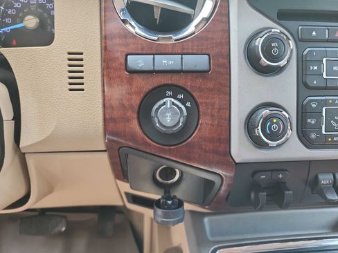 Used 2014 Ford F250 King Ranch w/ FX4 Off-Road Package AWD/4WD image 27