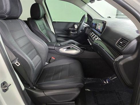 Used 2024 Mercedes-Benz GLS 580 GLS 580 image 24