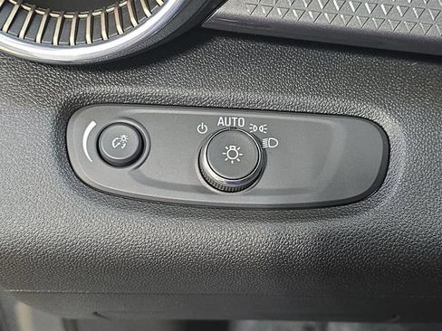 Used 2025 Chevrolet Trax ACTIV w/ Driver Confidence Package FWD image 26