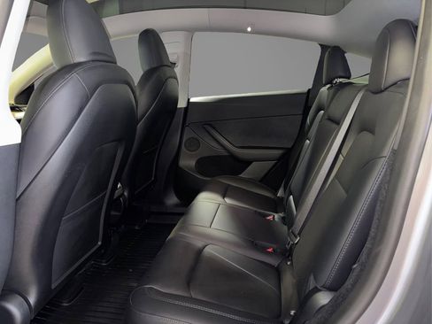 Used 2024 Tesla Model Y Long Range image 10