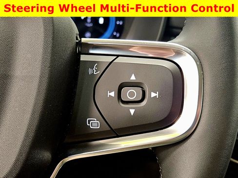 Used 2023 Volvo XC40 B5 Ultimate image 36