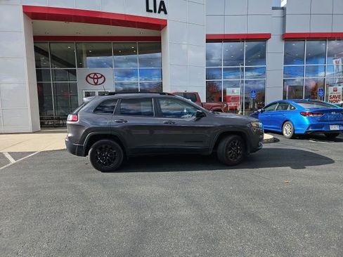 Used 2023 Jeep Cherokee Altitude Lux image 8