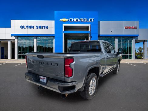 Used 2024 Chevrolet Silverado 2500 High Country w/ High Country Premium Package AWD/4WD image 9
