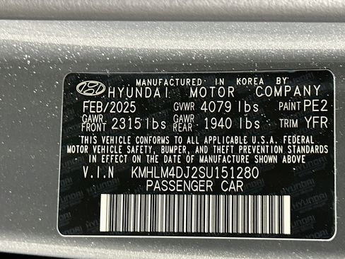 Used 2025 Hyundai Elantra SEL FWD image 12
