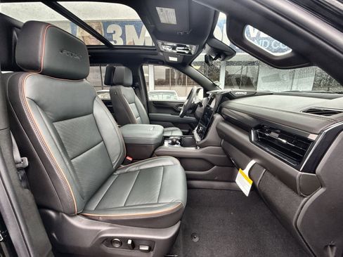 New 2026 GMC Yukon XL AT4 w/ AT4 Premium Plus Package image 28