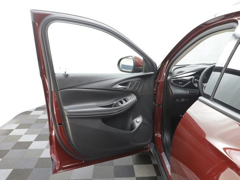 Used 2023 Buick Encore GX Essence w/ Advanced Technology Package AWD/4WD image 5