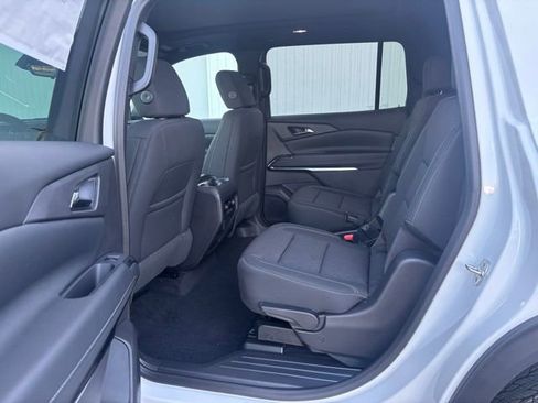 New 2026 Chevrolet Traverse LT w/ Sun and Wheel Package image 12