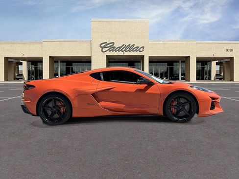 Used 2025 Chevrolet Corvette E-Ray w/ ZER Performance Package AWD/4WD image 4