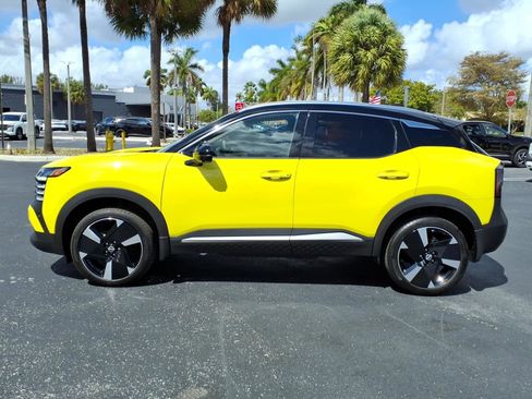 Certified 2025 Nissan Kicks SR image 4