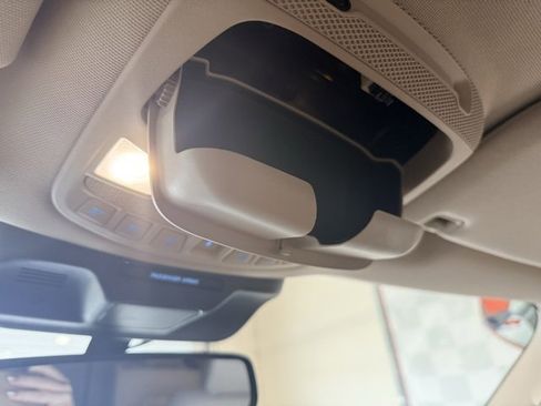 Used 2024 Ford Expedition Limited image 47